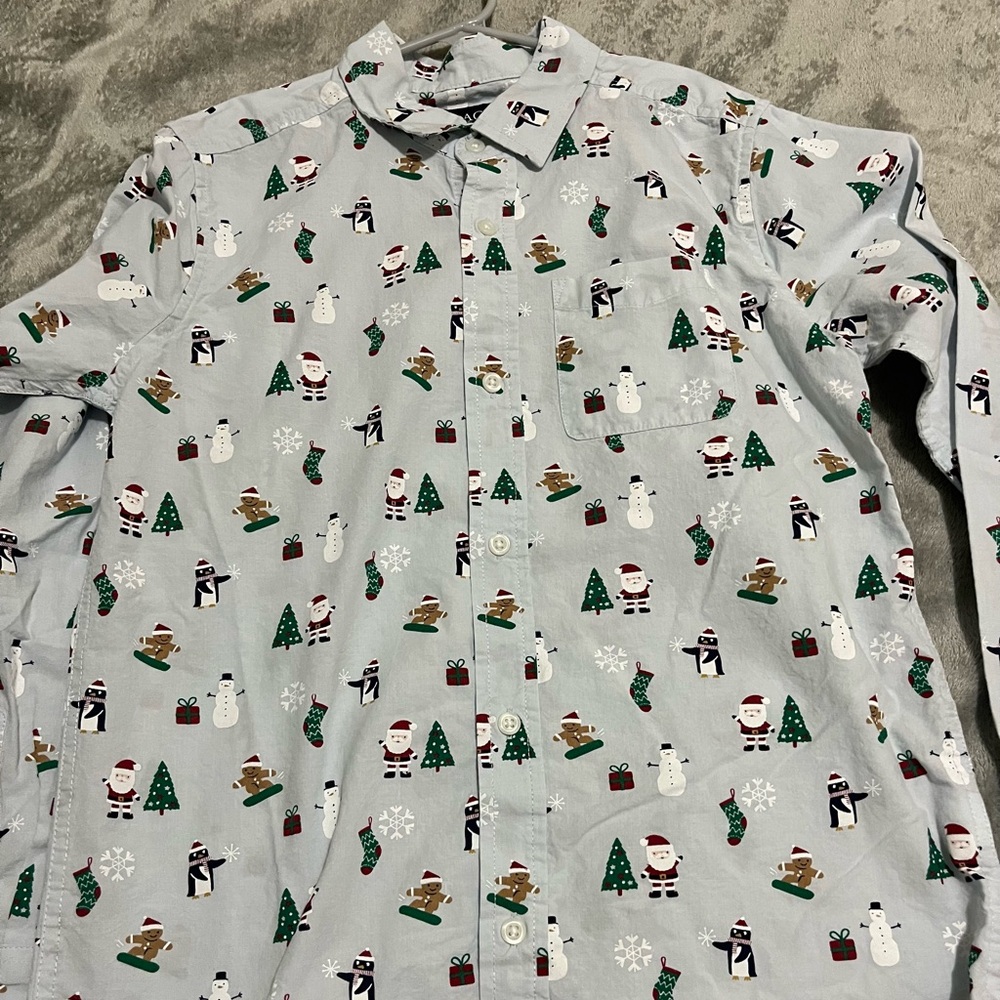 Never worn Children’s Place boys Christmas size 14 button down striped shirt